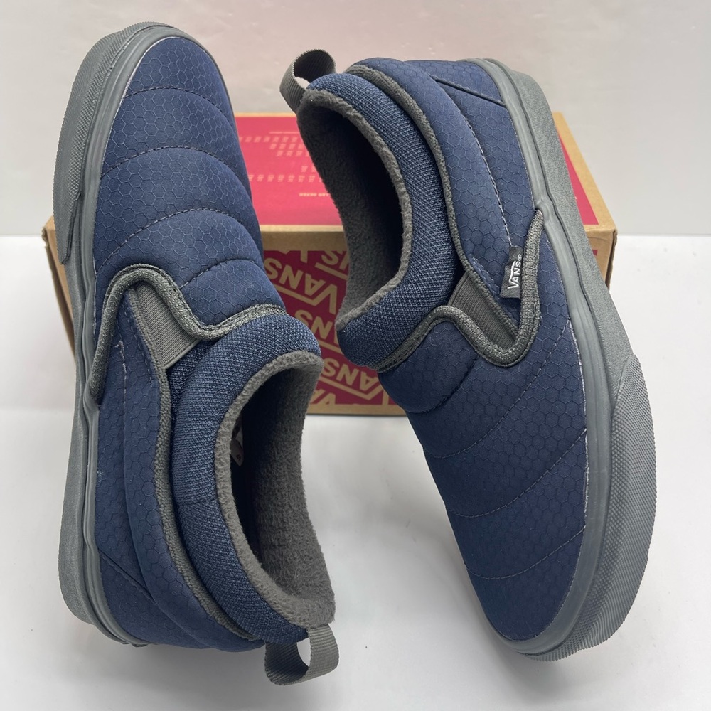 Vans WMNS
Cozy Mesh Parisian Night
VN0009QUJDU Blue Slip-On Sneakers - Picture 8 of 16